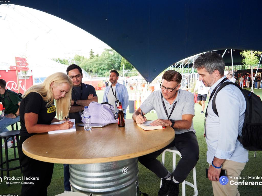 ឱកាសស៊ីសង: បច្ចេកវិទ្យាឌីជីថលនិងការរីកចម្រើននៃអាជីវកម្ម