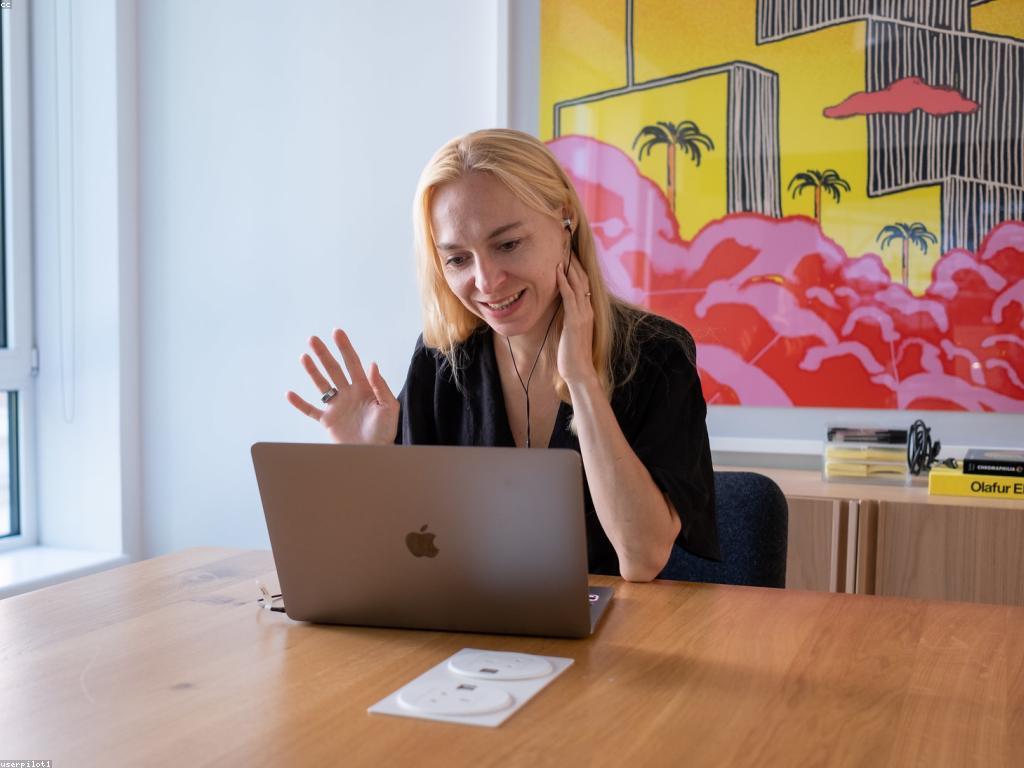 ឱកាសស៊ីសង: ការតភ្ជាប់ជាមួយអ្នកអាជីវកម្មដទៃ